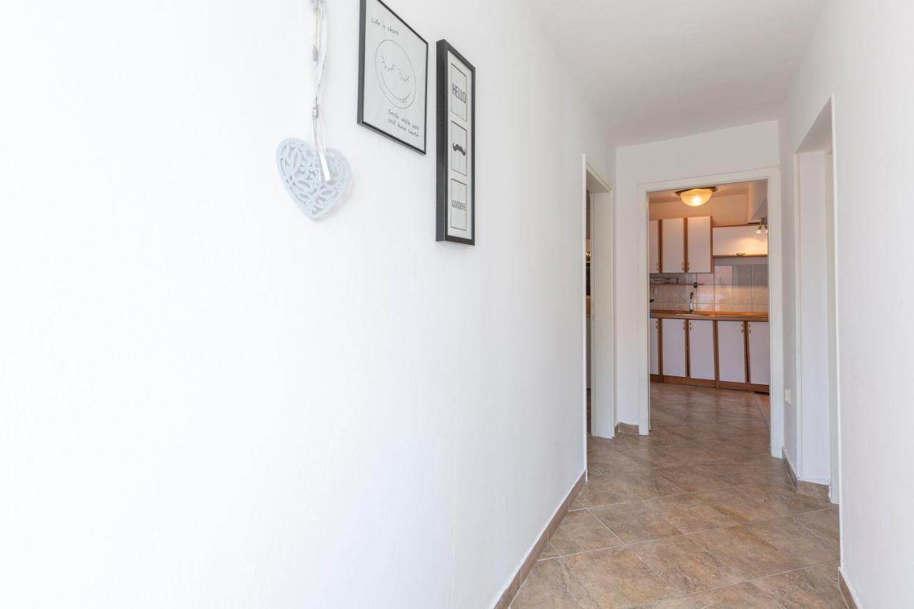 Apartmani Luky Karlobag Exterior photo