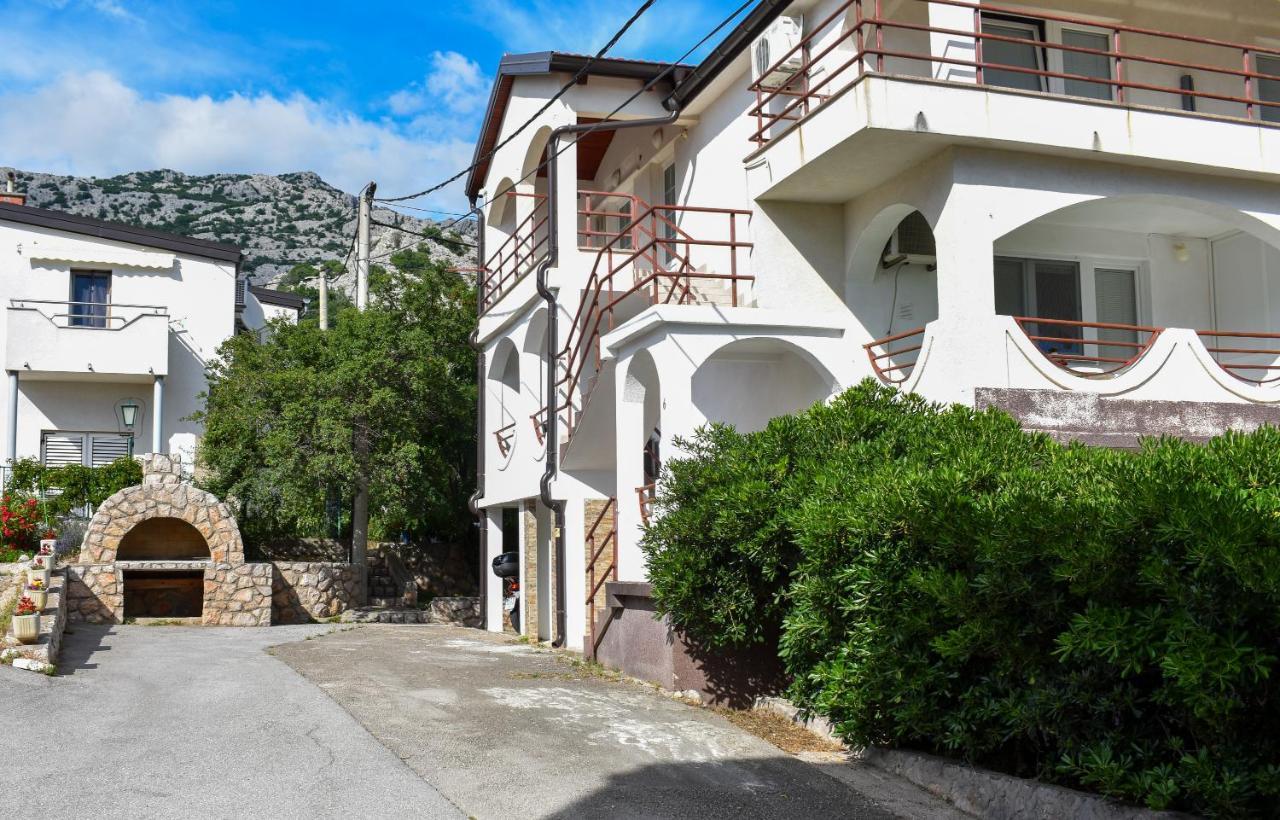 Apartmani Luky Karlobag Exterior photo